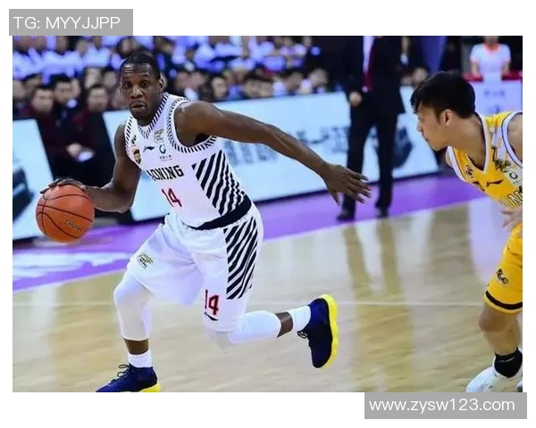 哈德森的传奇之旅：探索他在篮球历史中的辉煌成就与影响力