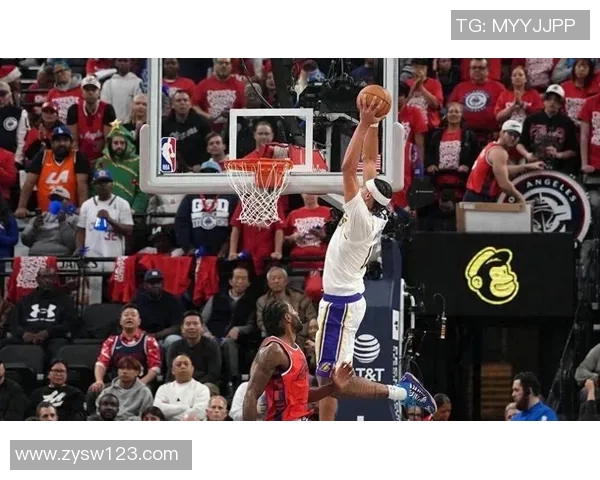 湖人对决快船激战正酣12月13日精彩赛事不容错过